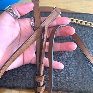 Michael kors body cross bag